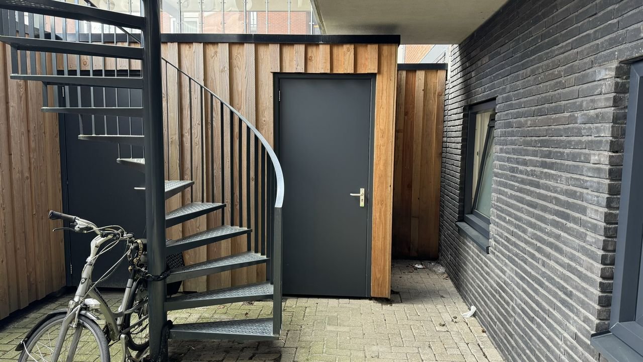 Central living on the Wilhelminastraat - Image 3