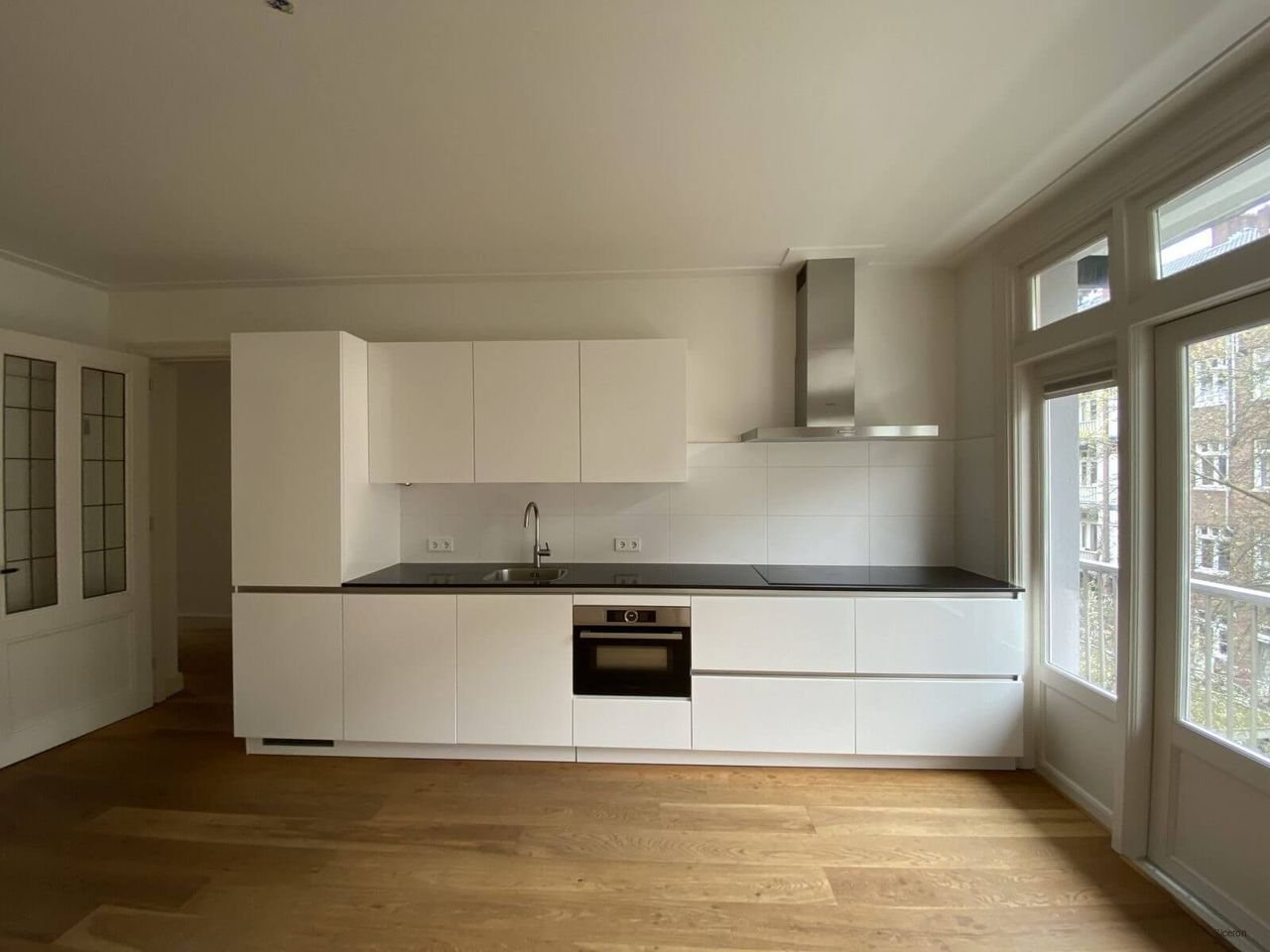 Gerenoveerd appartement aan de Middenweg - Afbeelding 2