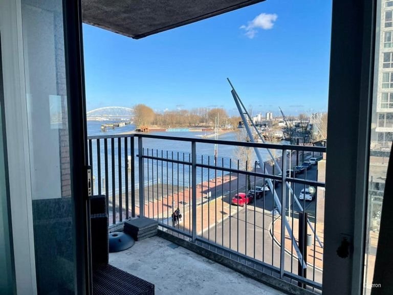 Licht 3-kamer appartement met terras - Afbeelding 10