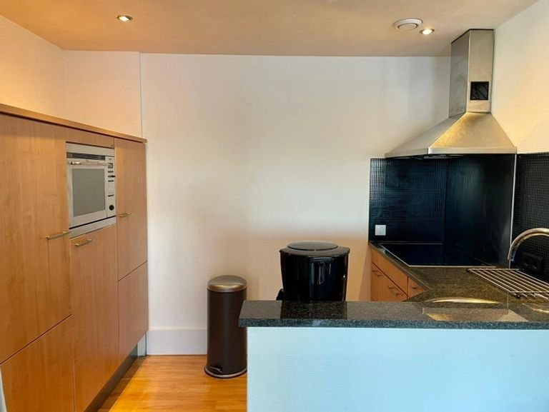 Licht 3-kamer appartement met terras - Afbeelding 7