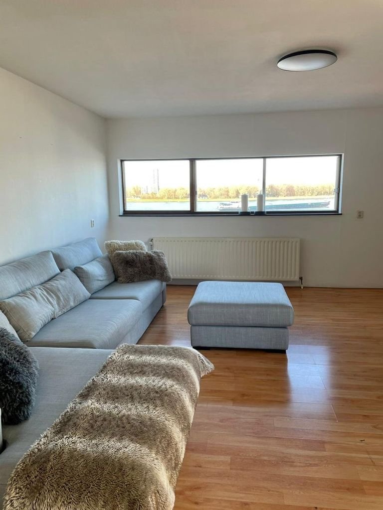 Licht 3-kamer appartement met terras - Afbeelding 2