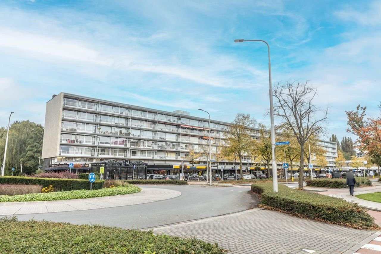 Licht appartement met balkon bij Stadshart - Afbeelding 1