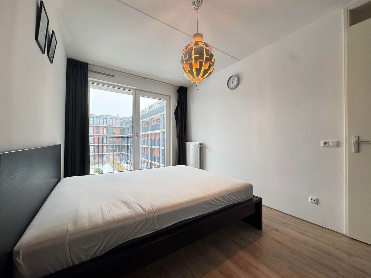 Ruim appartement (112m²) met parking - Afbeelding 16