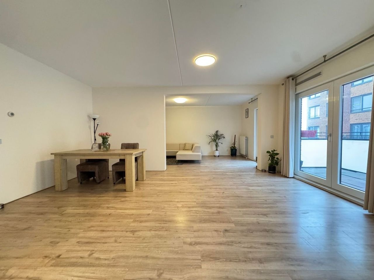 Ruim appartement (112m²) met parking - Afbeelding 15
