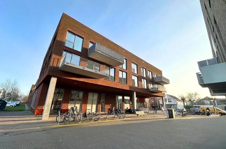 Living with a 63 m² terrace in Krommenie - Image 10