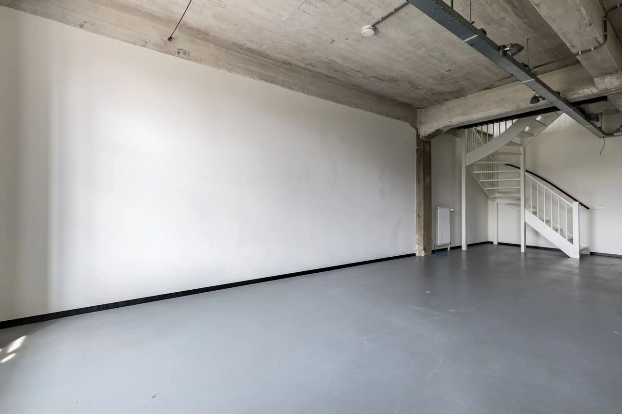 Industrial triplex on KVL site - Image 10