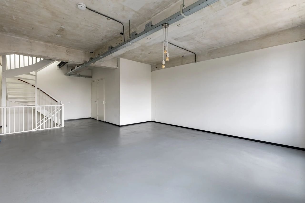 Industrial triplex on KVL site - Image 19