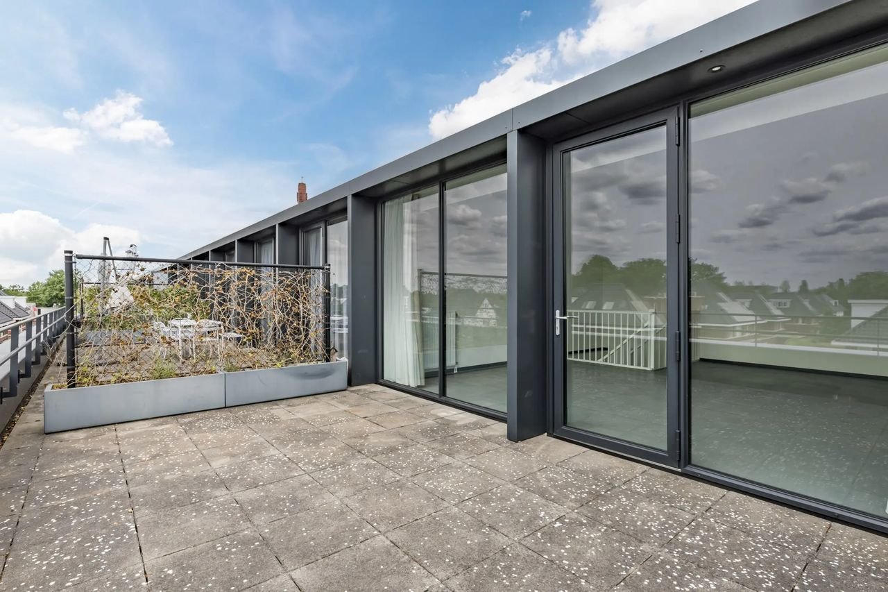 Industrial triplex on KVL site - Image 28