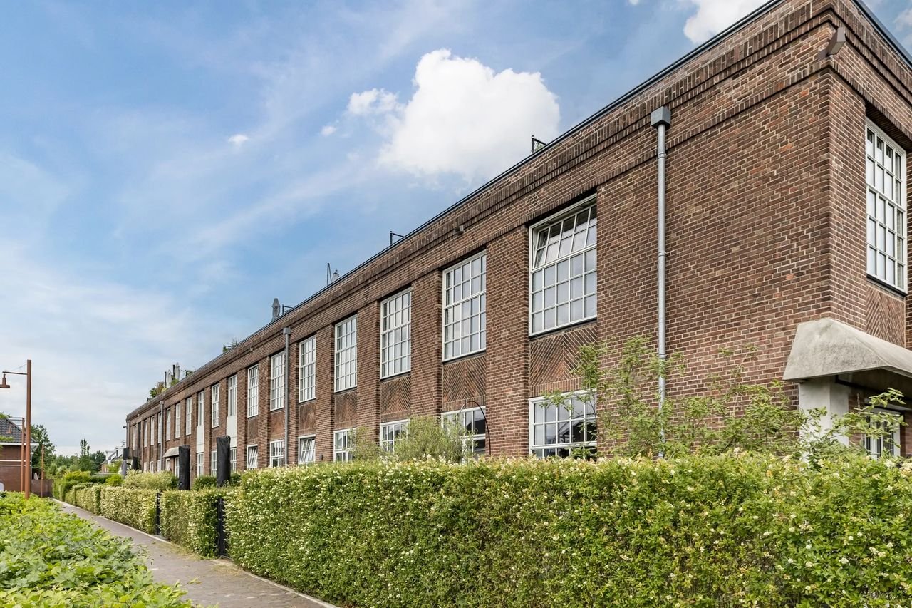 Industrial triplex on KVL site - Image 34