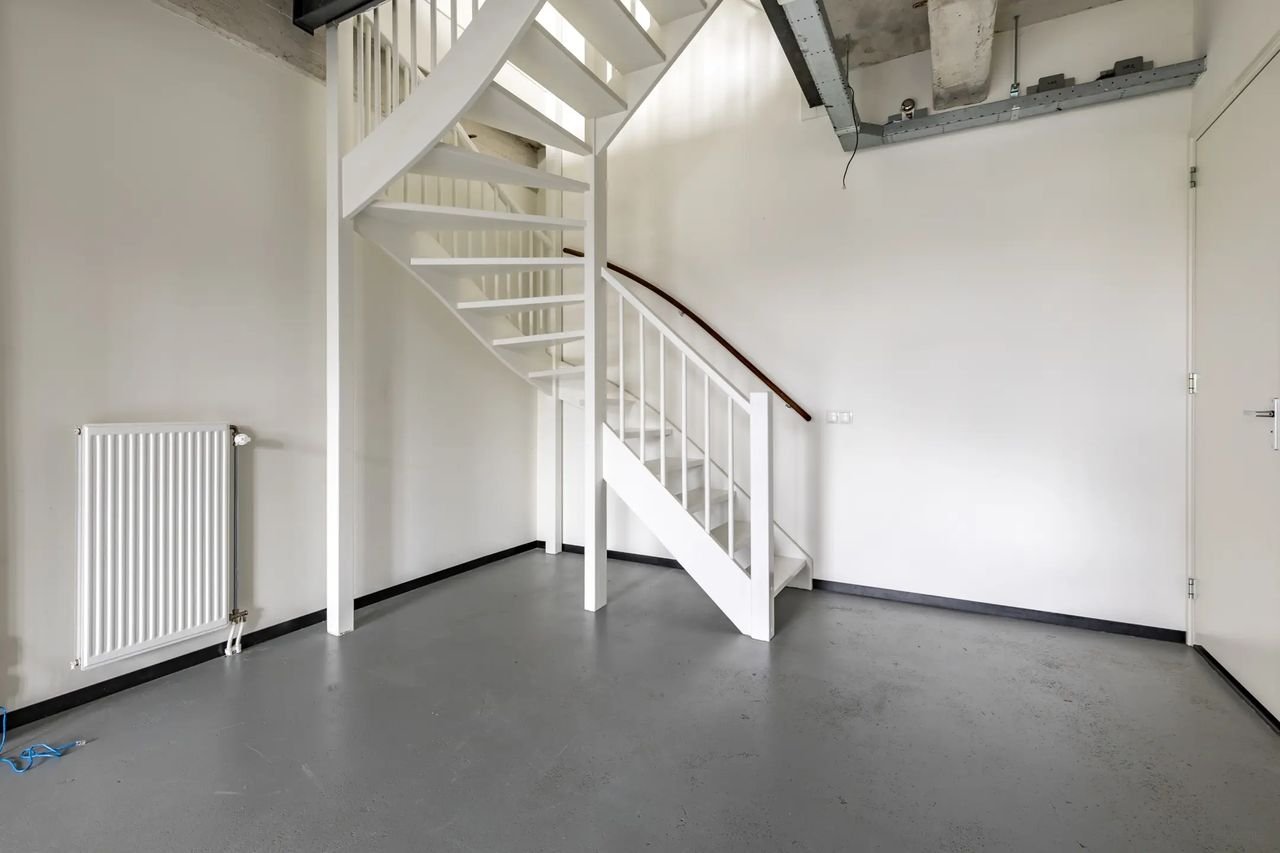 Industrial triplex on KVL site - Image 12