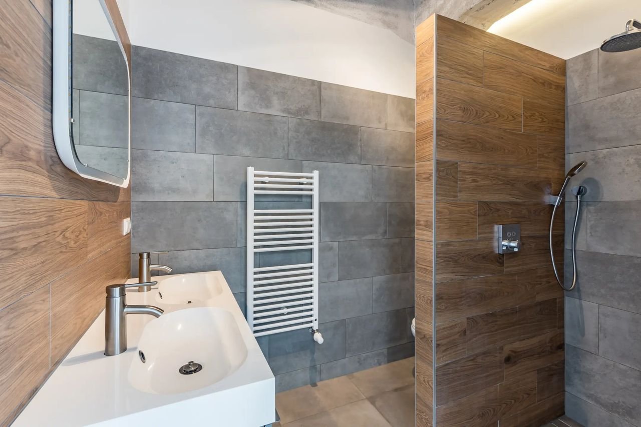 Industrial triplex on KVL site - Image 15