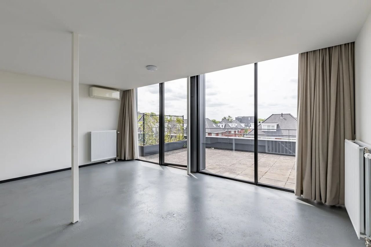 Industrial triplex on KVL site - Image 25