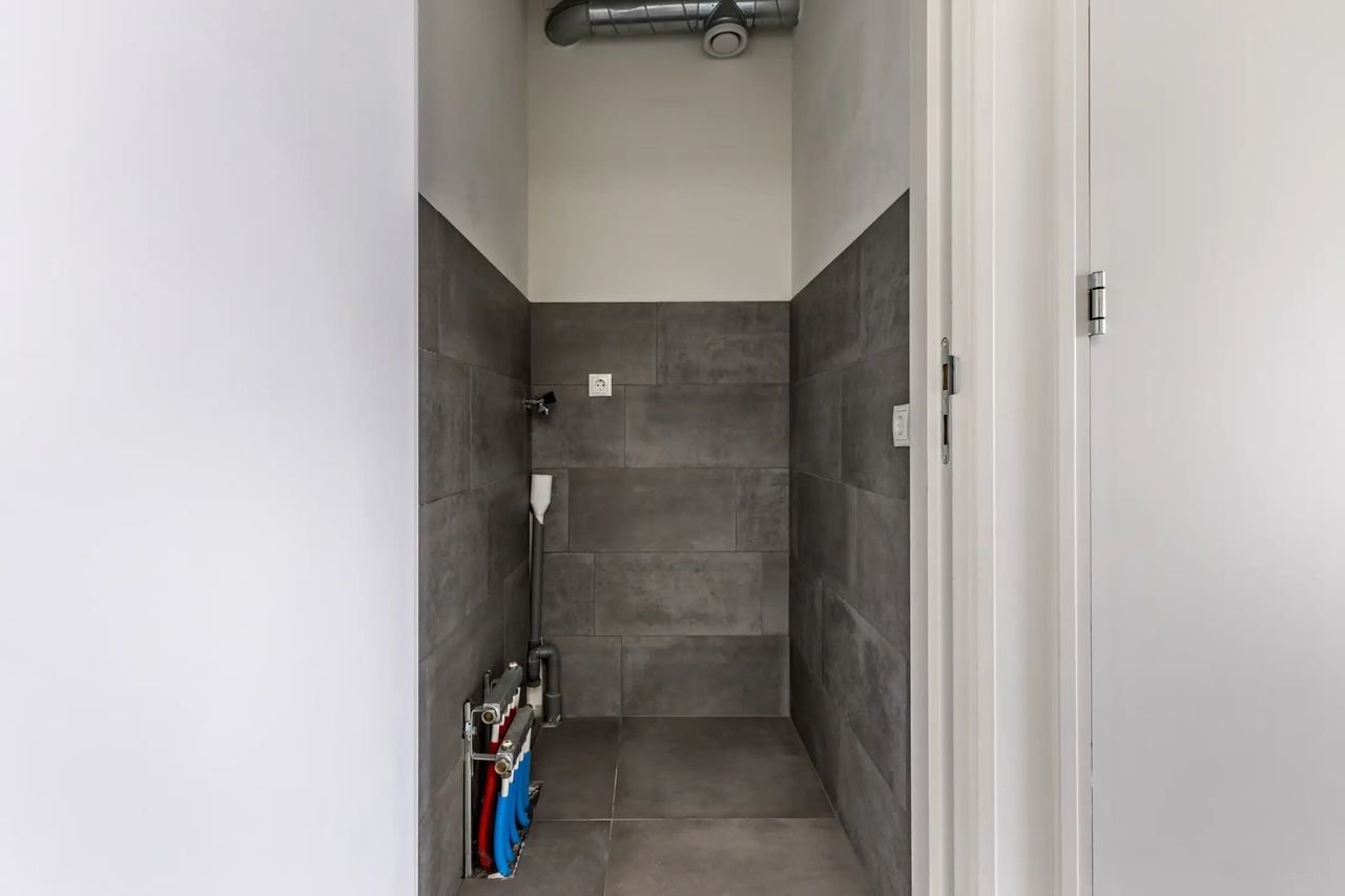 Industrial triplex on KVL site - Image 11