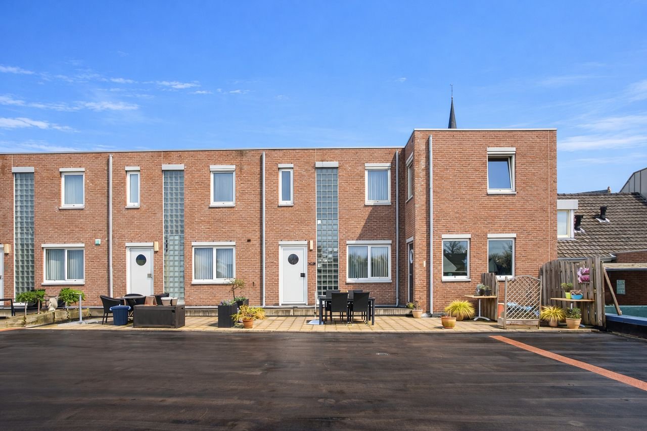 Royaal wonen in Reuver: 140m² en dakterras - Afbeelding 1