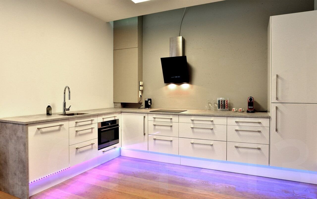 Modern loft in Eindhoven city center with private parking - Image 6