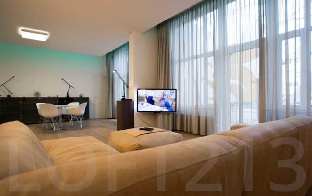 Modern loft in Eindhoven city center with private parking - Image 3