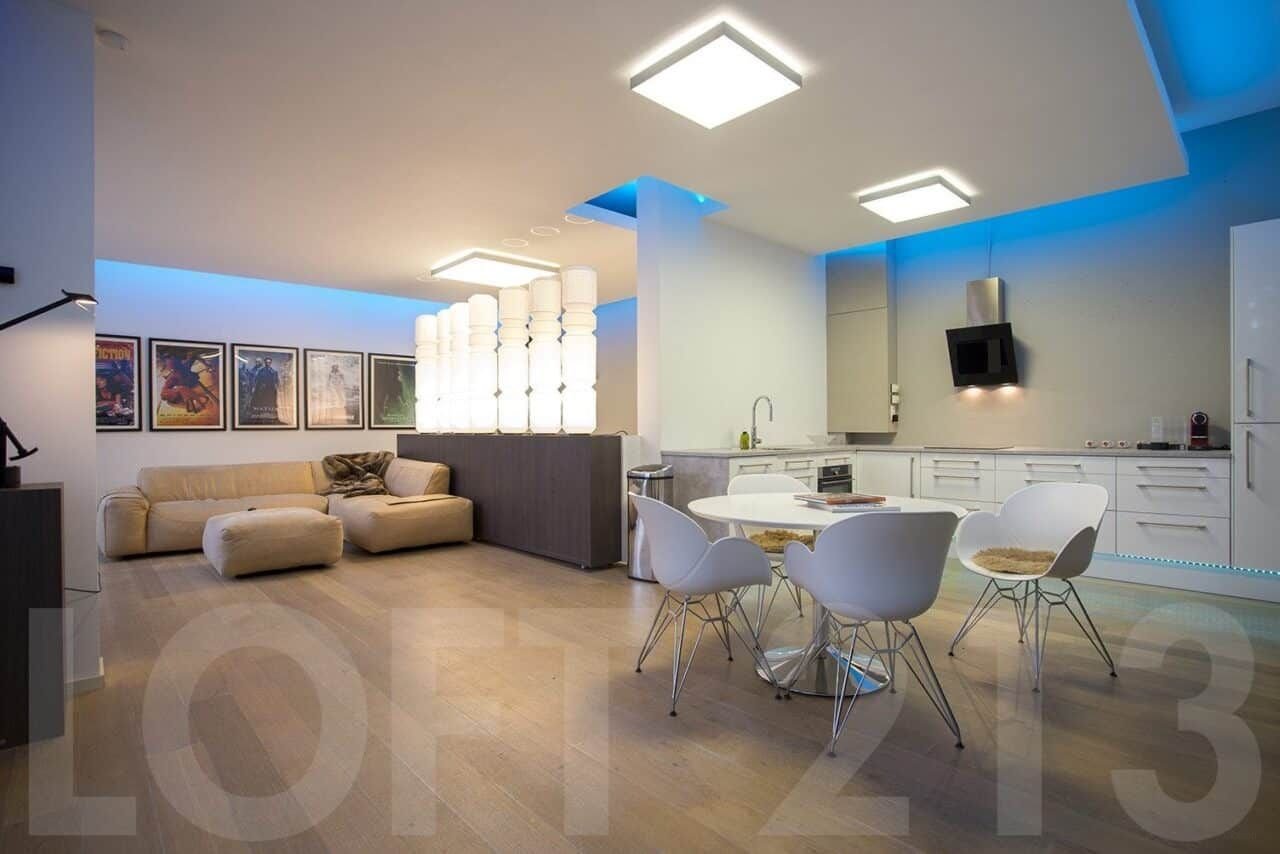 Modern loft in Eindhoven city center with private parking - Image 1