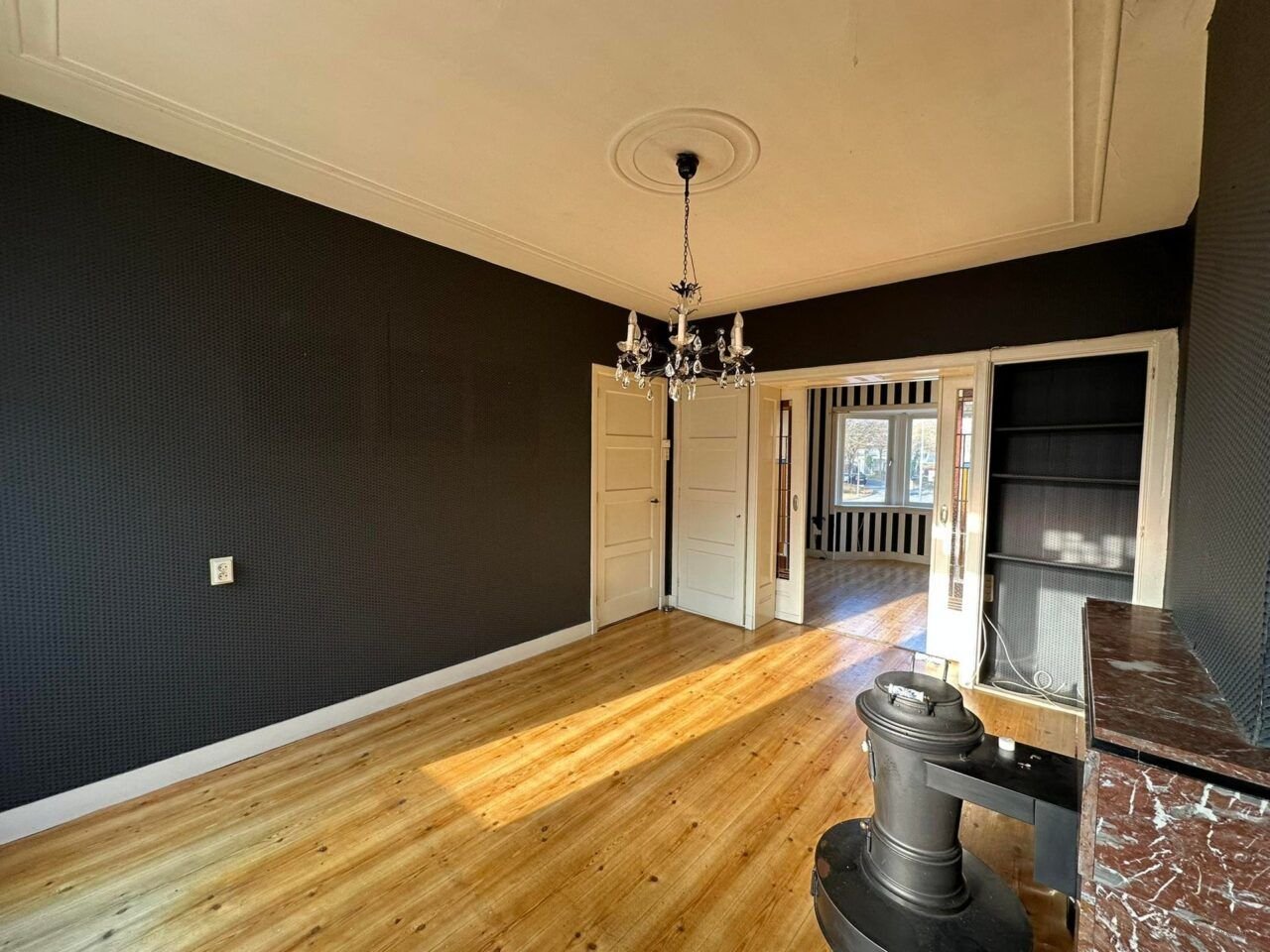 Spacious 4-room apartment near Weizigtpark - Image 1