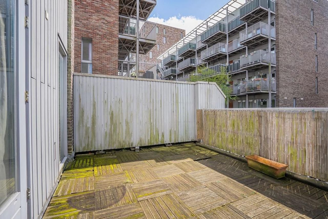 Corner house with roof terrace in Zaandam South - Image 10