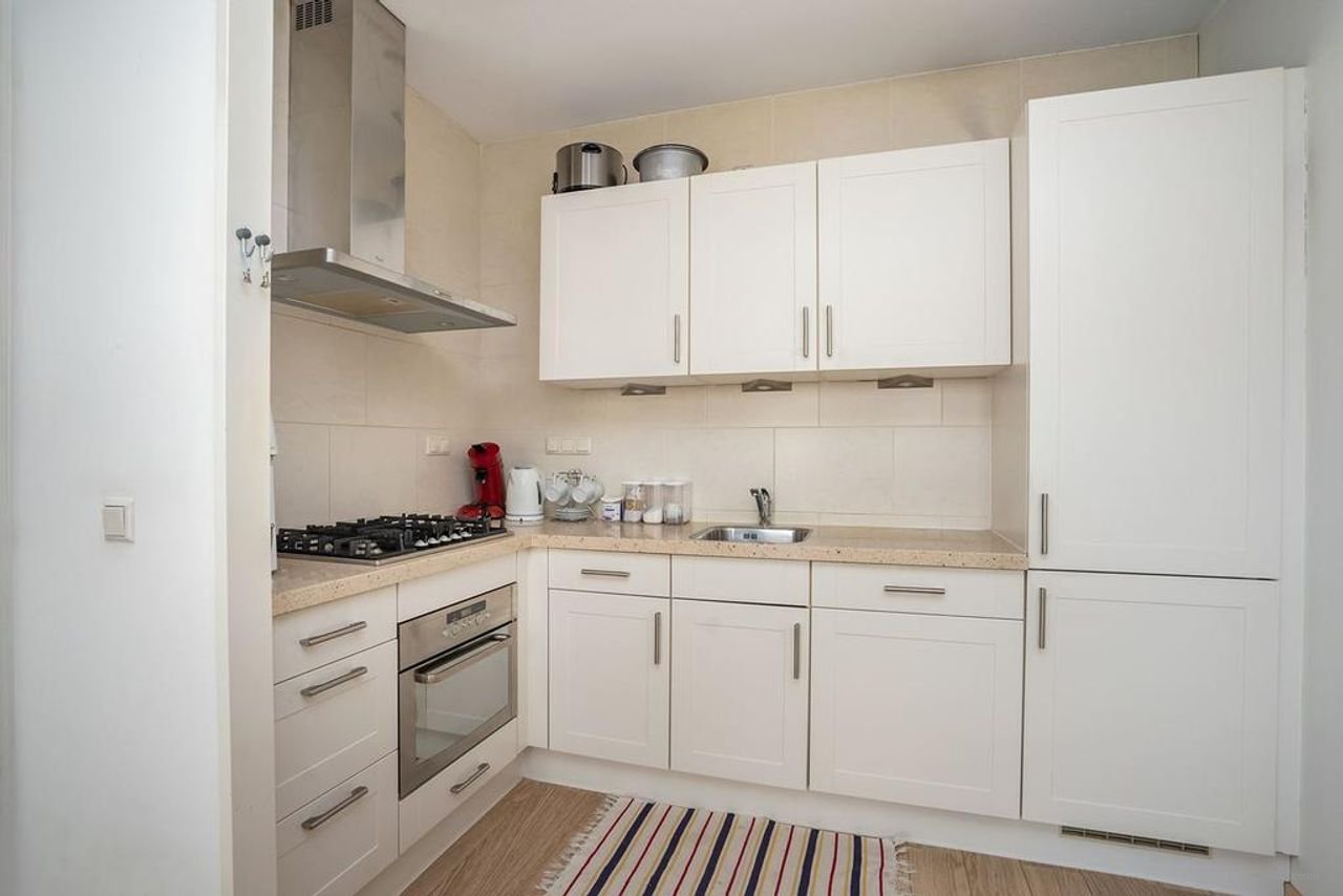 Corner house with roof terrace in Zaandam South - Image 18