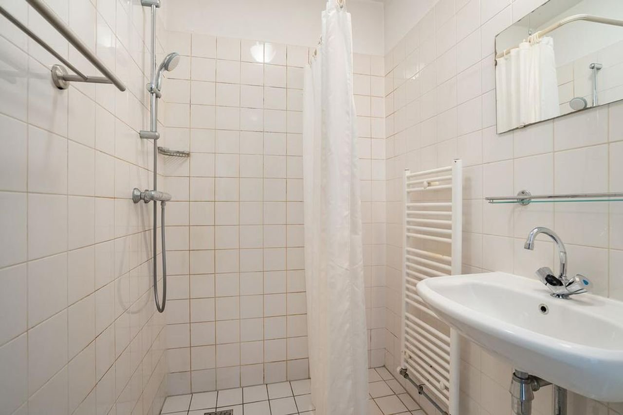 Corner house with roof terrace in Zaandam South - Image 5