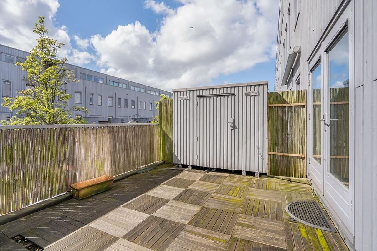 Corner house with roof terrace in Zaandam South - Image 11