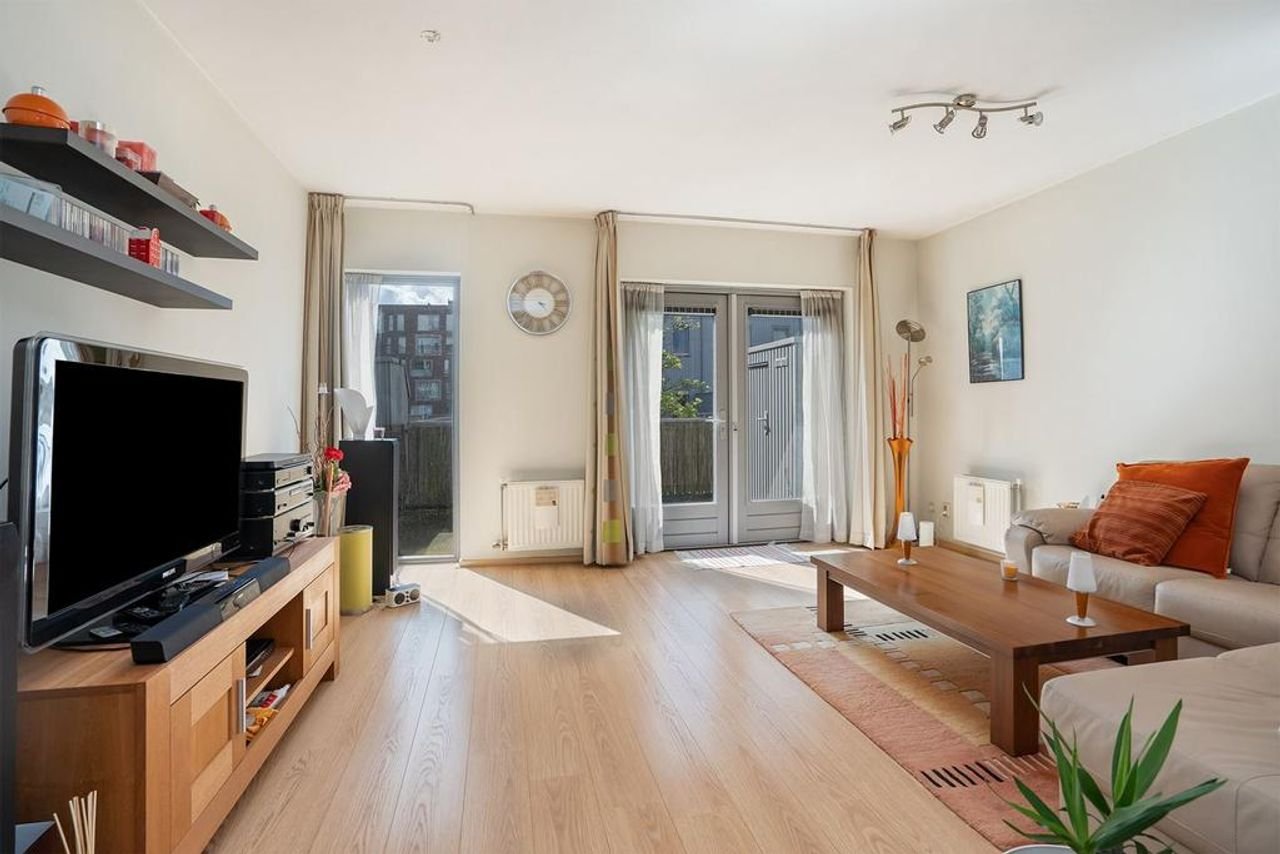 Corner house with roof terrace in Zaandam South - Image 14