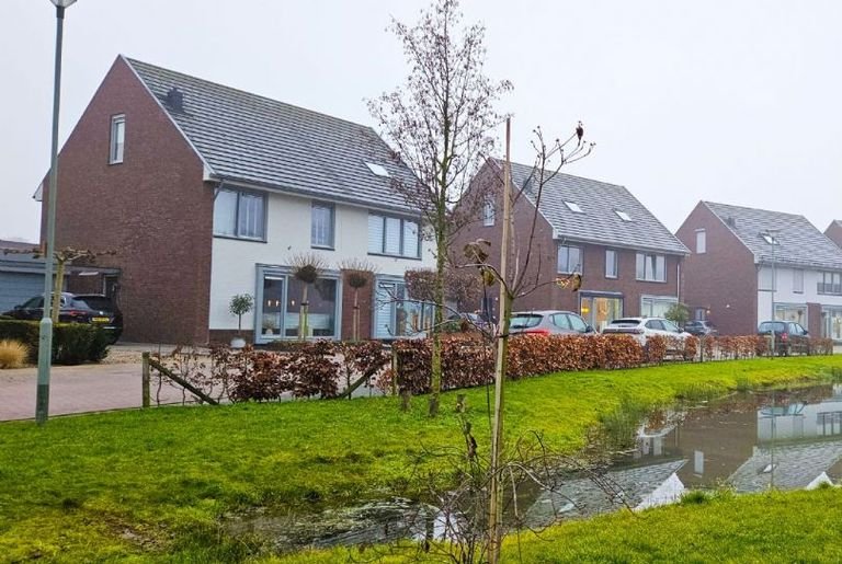 Moderne gezinswoning met garage en tuin in Bocholtz - Afbeelding 4
