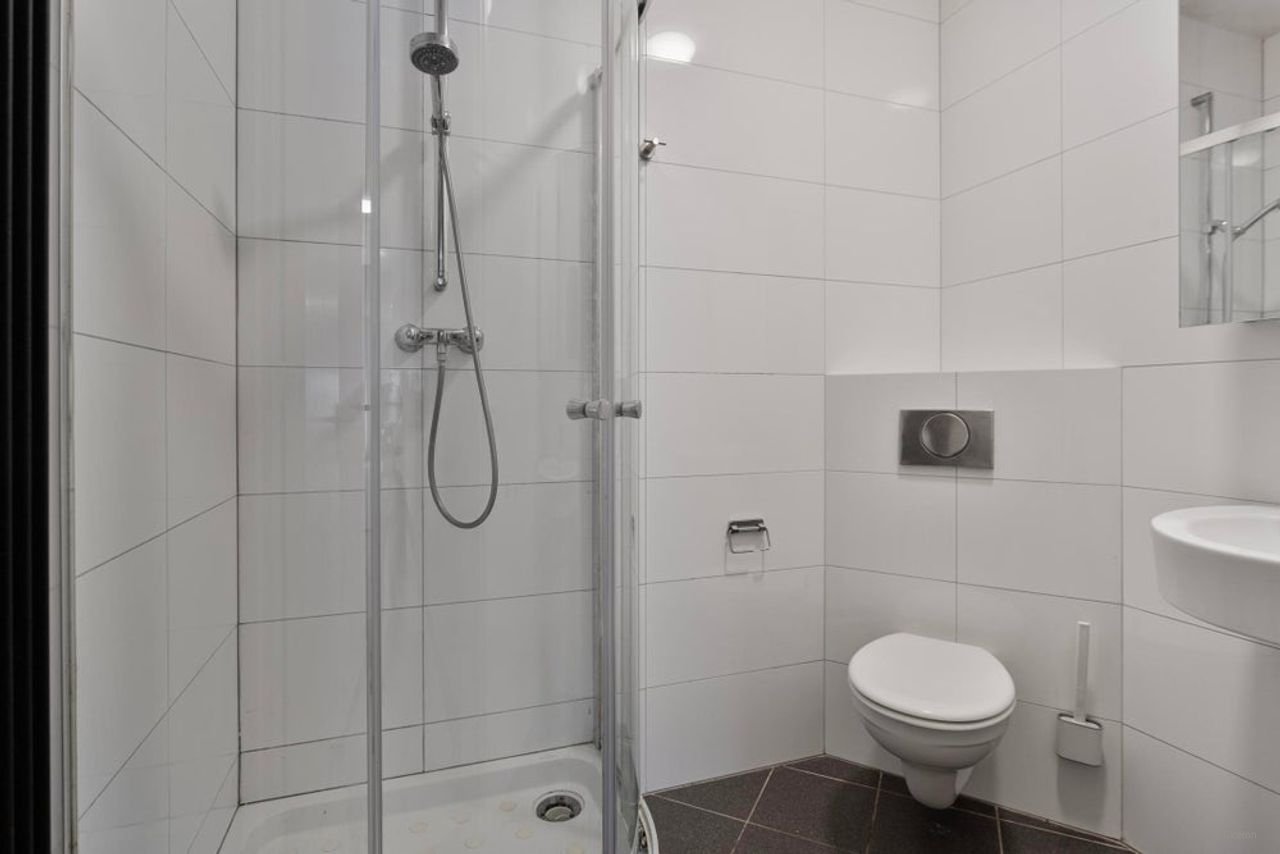 Bright 2-bedroom apartment in the center of Roermond - Image 14