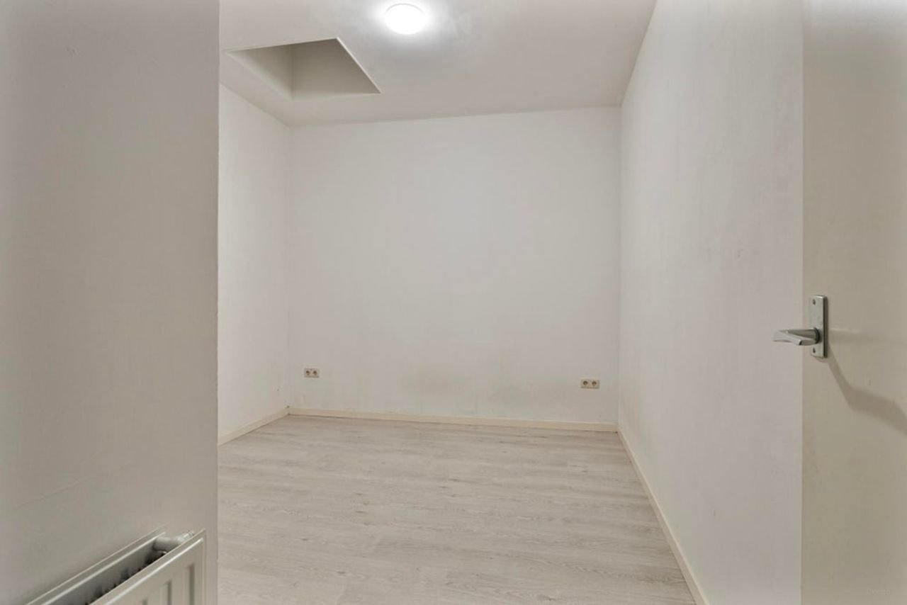 Bright 2-bedroom apartment in the center of Roermond - Image 12