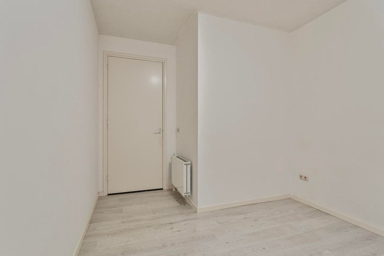 Bright 2-bedroom apartment in the center of Roermond - Image 13