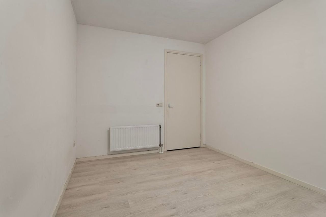 Bright 2-bedroom apartment in the center of Roermond - Image 11