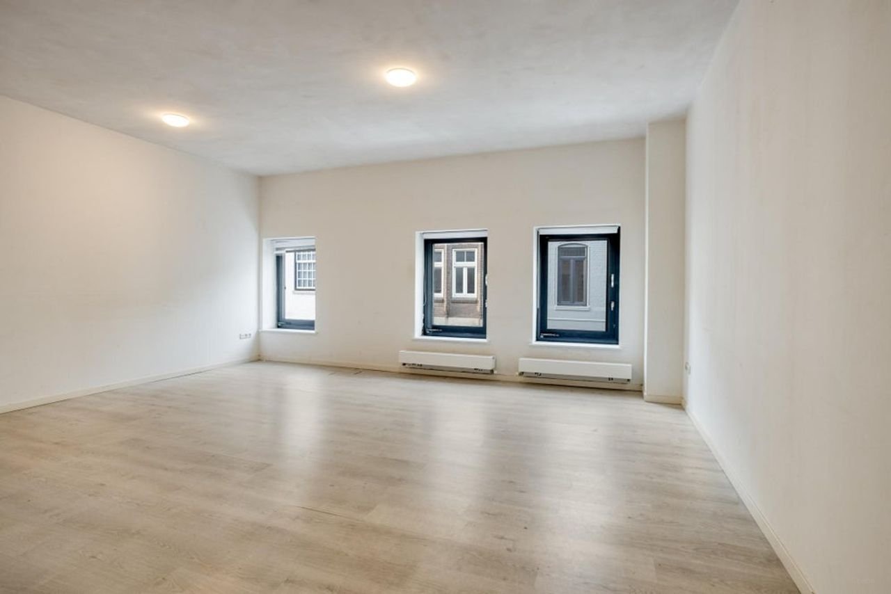 Bright 2-bedroom apartment in the center of Roermond - Image 6