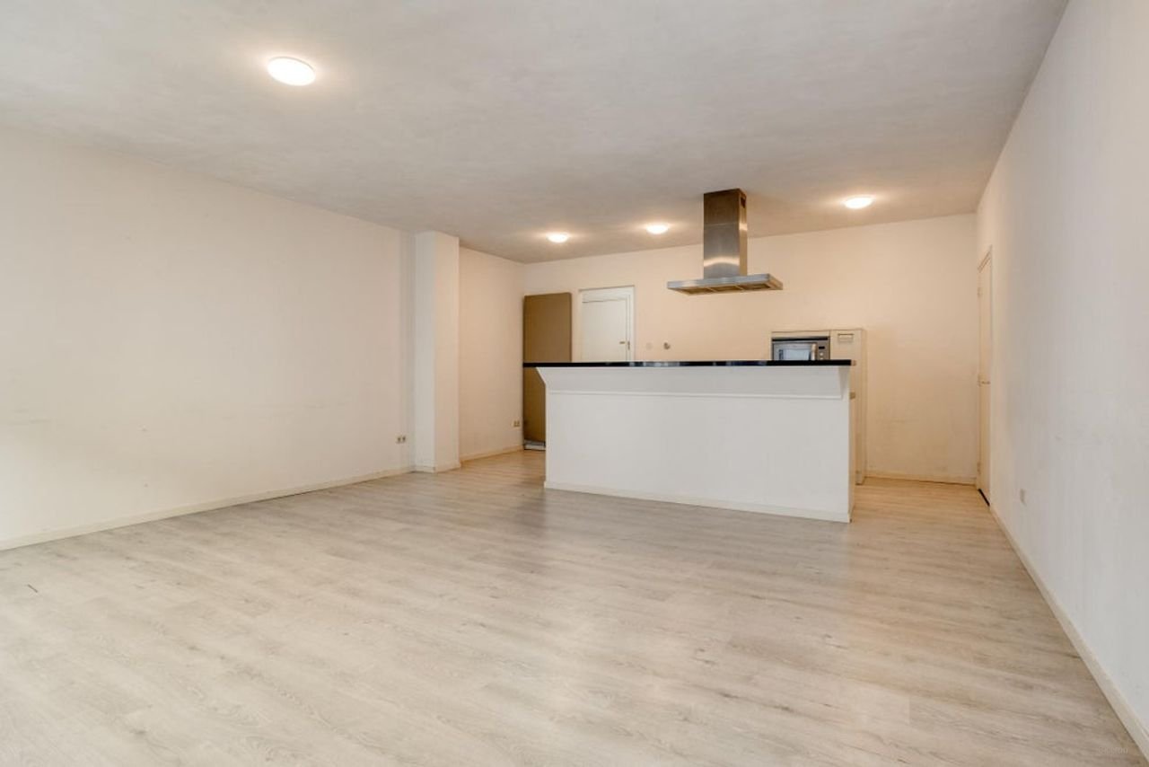 Bright 2-bedroom apartment in the center of Roermond - Image 2