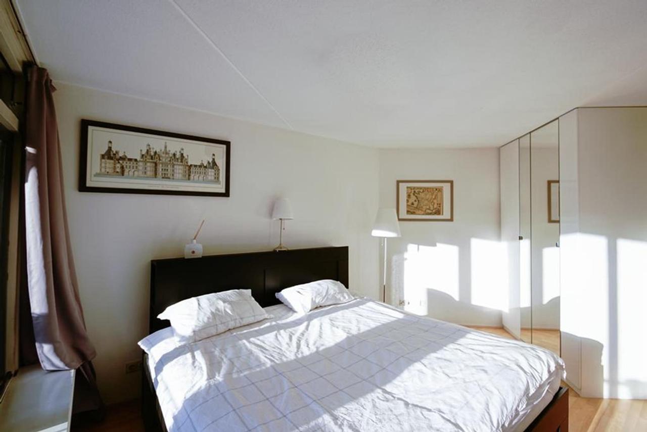 Apartment Muzenplein The Hague - Image 11