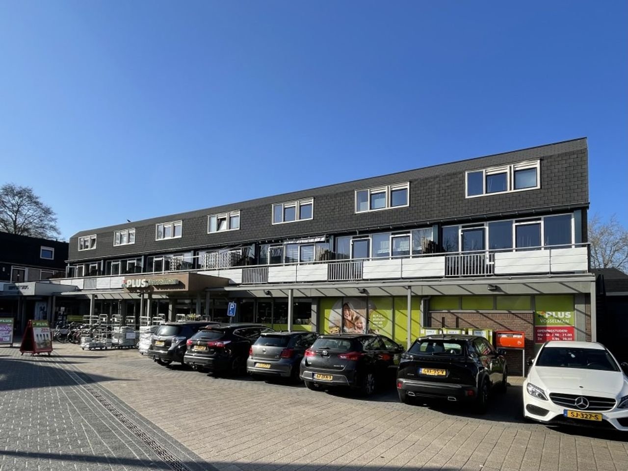 Duplex apartment with sunny balcony - Image 1