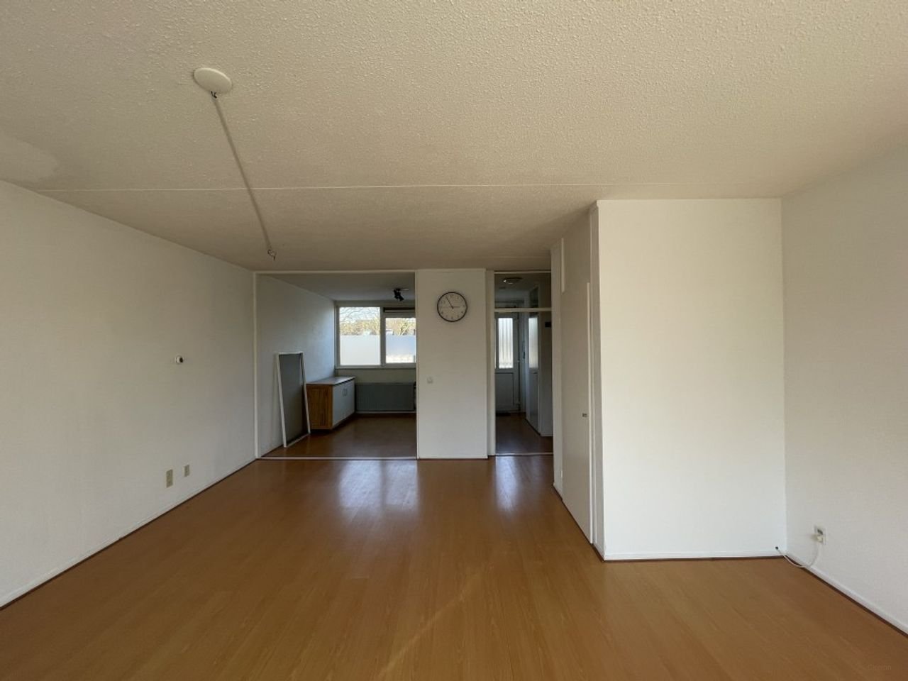 Duplex apartment with sunny balcony - Image 3