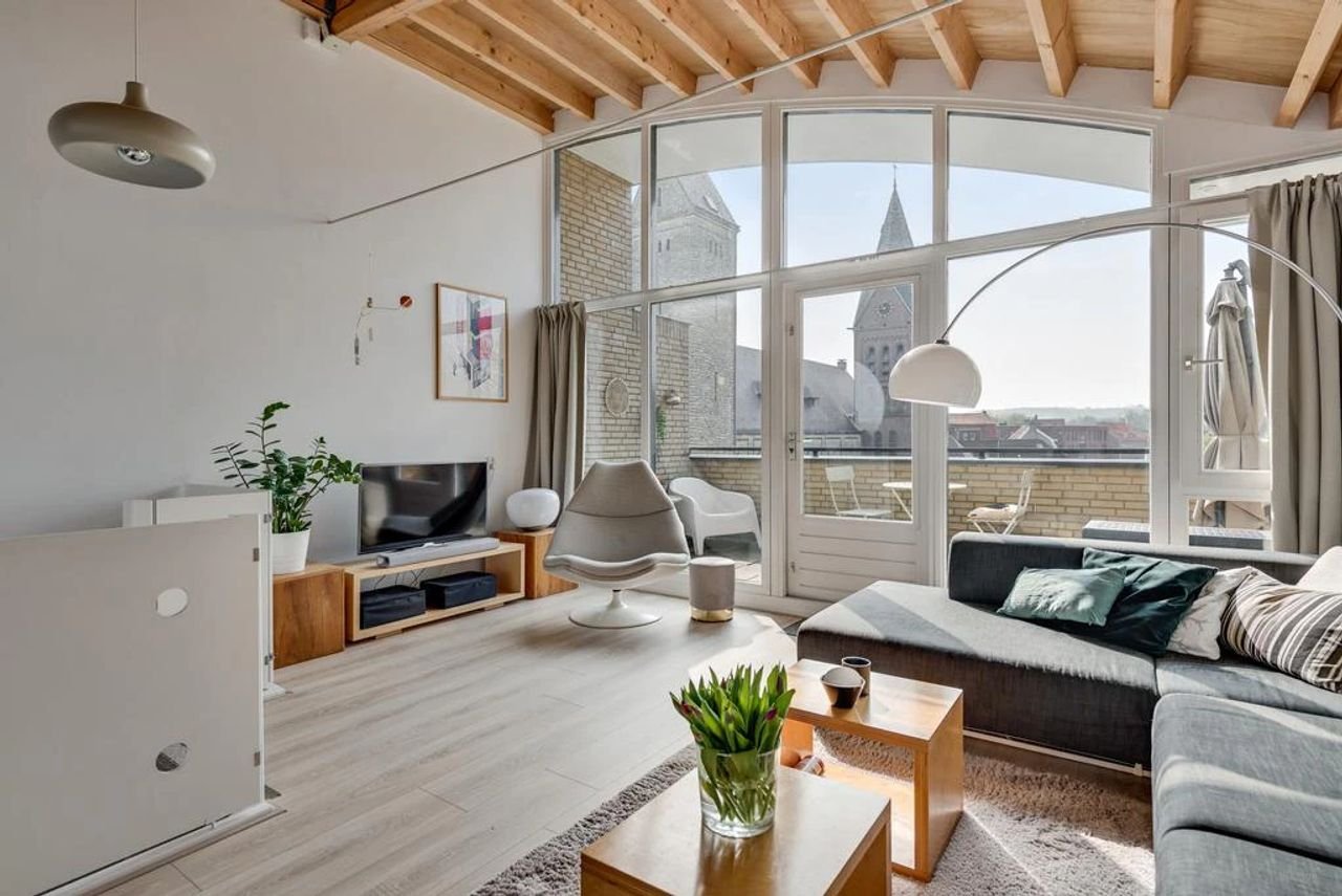 Spacious studio home in the heart of Welten - Image 25