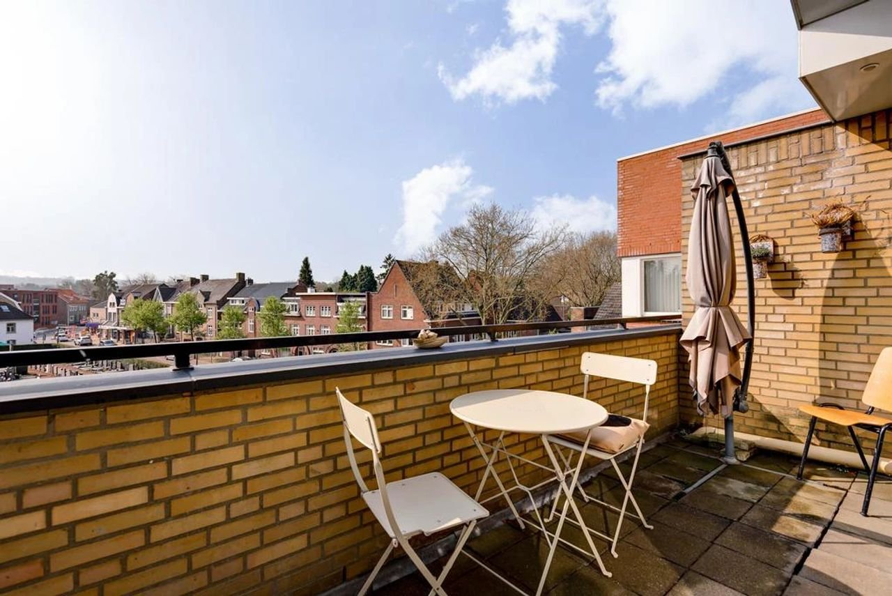 Spacious studio home in the heart of Welten - Image 30