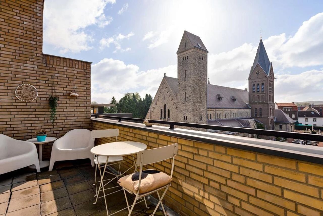 Spacious studio home in the heart of Welten - Image 31