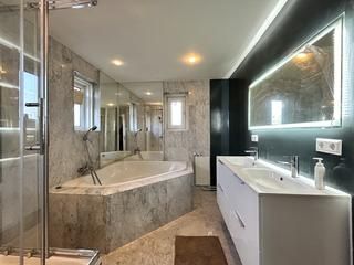 Vrijstaande villa met garage en grote tuin - Afbeelding 16