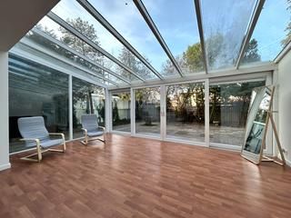 Vrijstaande villa met garage en grote tuin - Afbeelding 6