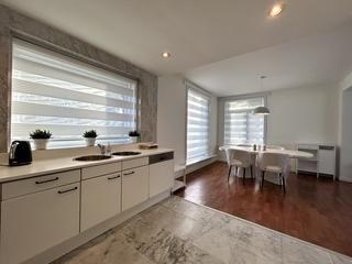 Vrijstaande villa met garage en grote tuin - Afbeelding 10