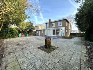 Vrijstaande villa met garage en grote tuin - Afbeelding 21