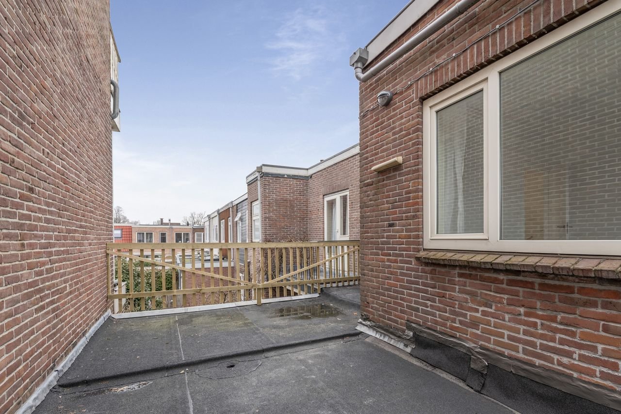 Corner house with roof terrace in Bomenbuurt - Image 20