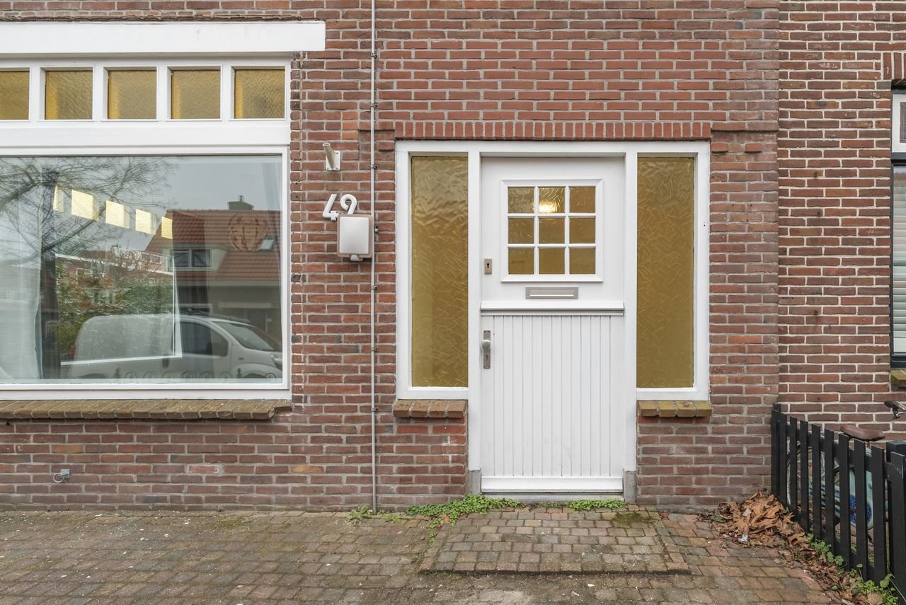 Corner house with roof terrace in Bomenbuurt - Image 2