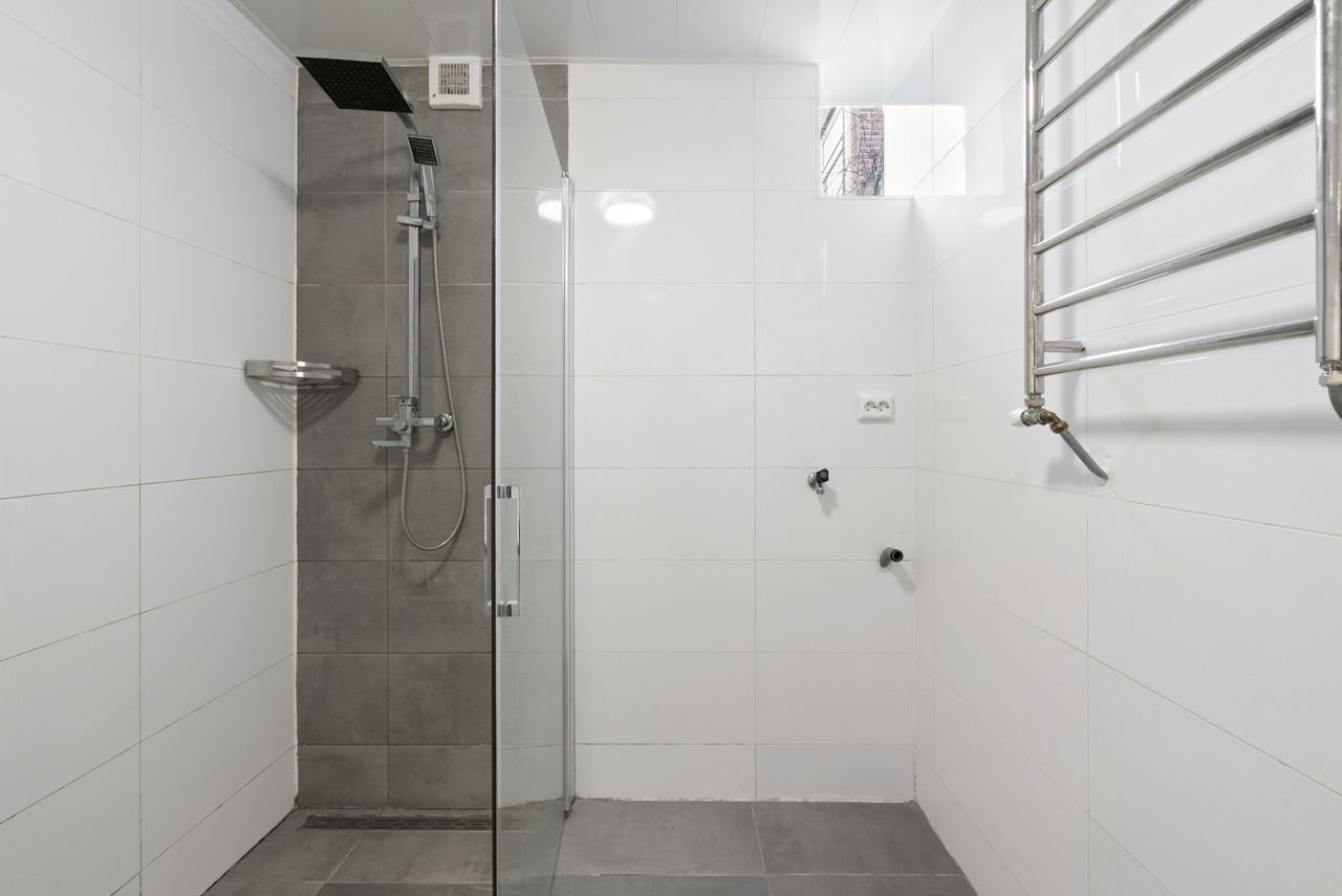 Corner house with roof terrace in Bomenbuurt - Image 9