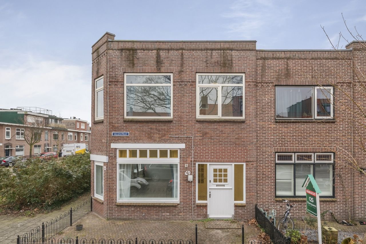 Corner house with roof terrace in Bomenbuurt - Image 1