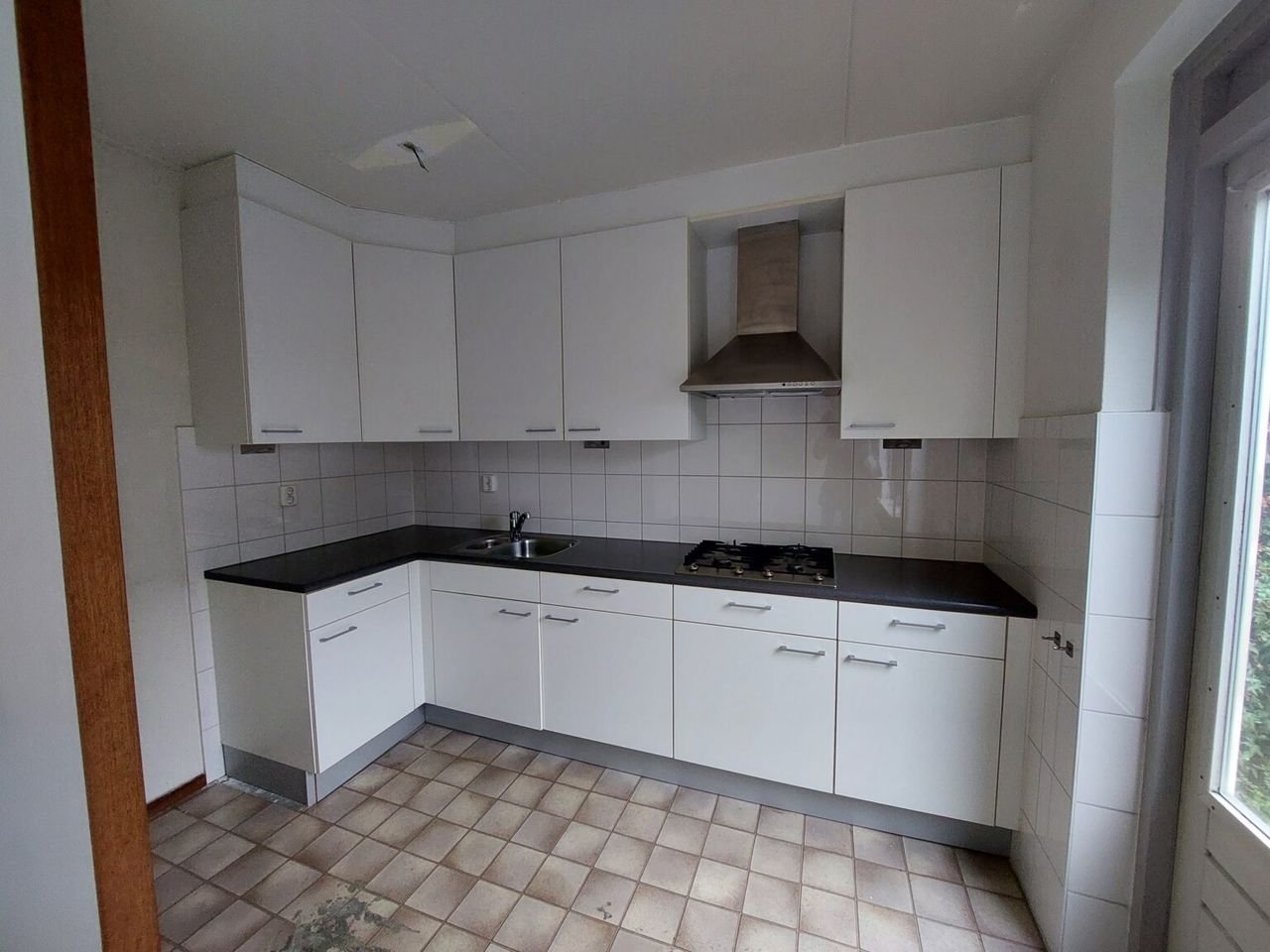 Ruim huis in centrum Valkenswaard met zonnepanelen - Afbeelding 3