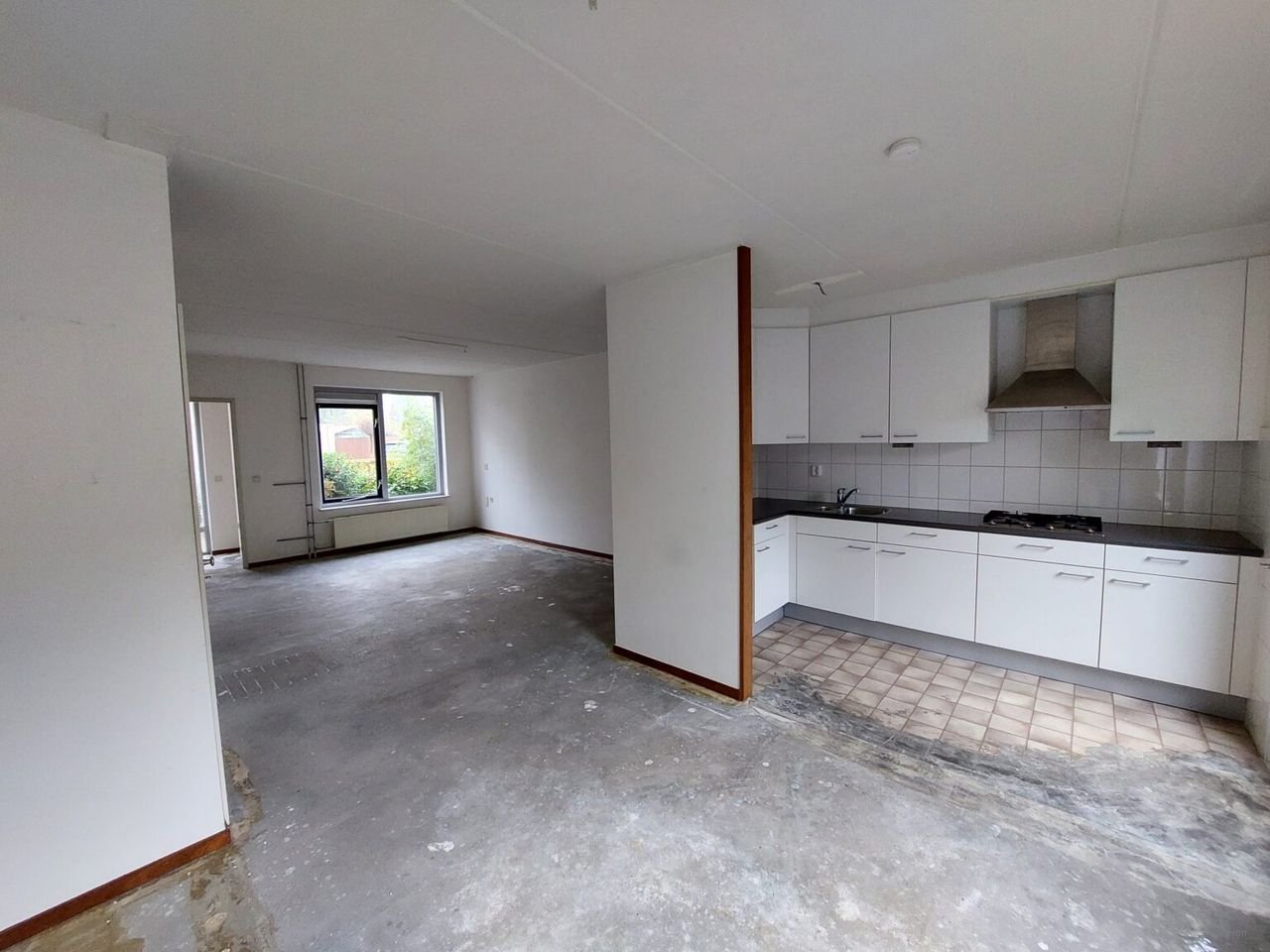 Ruim huis in centrum Valkenswaard met zonnepanelen - Afbeelding 2